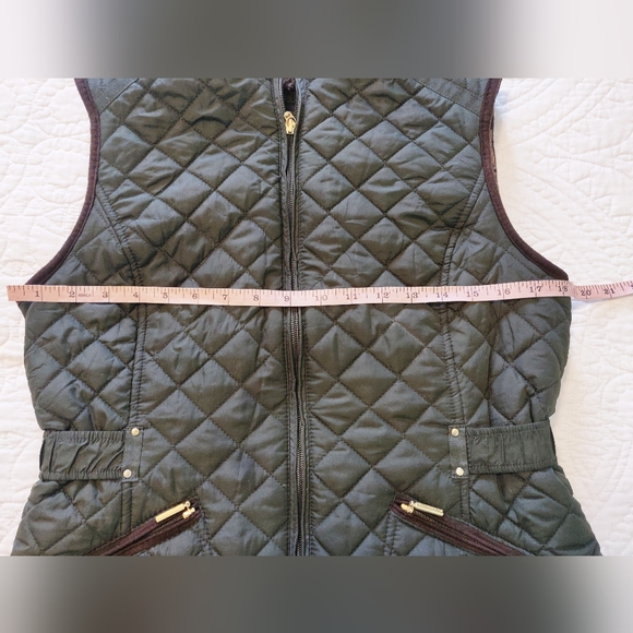 Weatherproof fur lined vest. - Picture 2 of 12